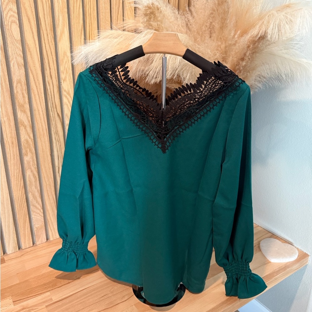 Elegant Green Lace Trim Blouse